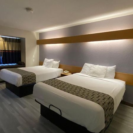 Microtel Inn & Suites By Wyndham Адмор Екстериор снимка