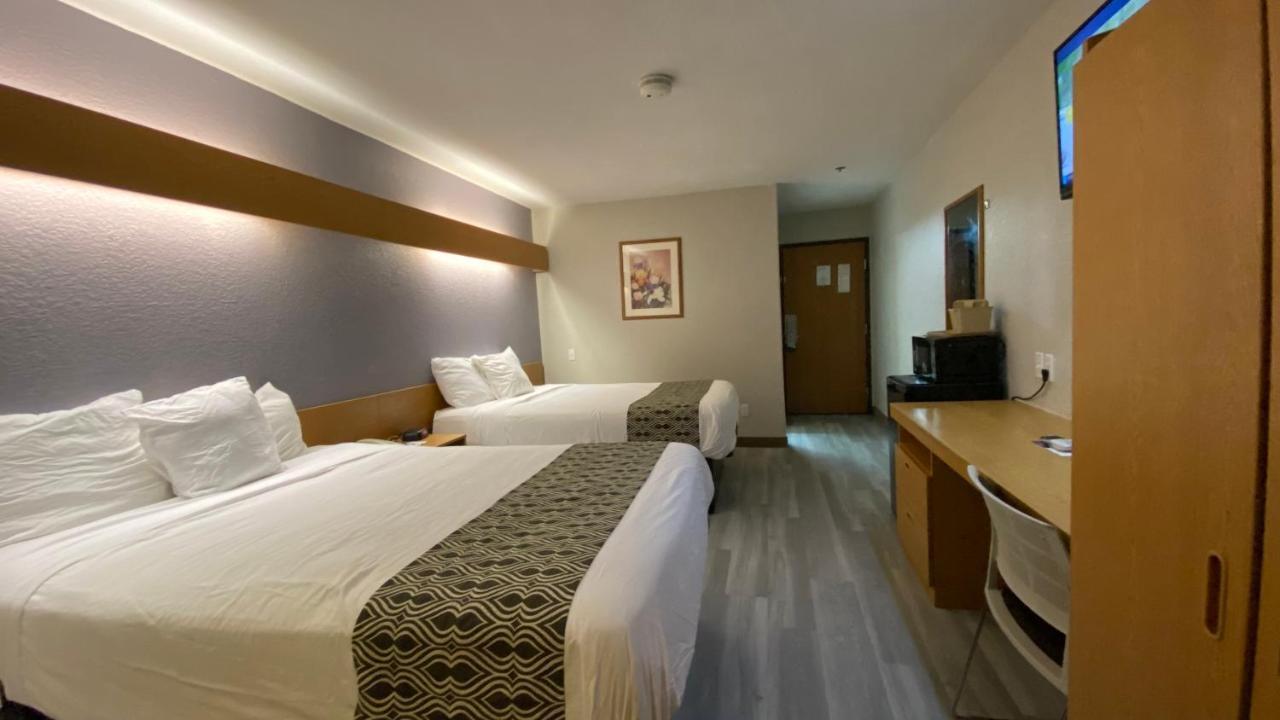 Microtel Inn & Suites By Wyndham Адмор Екстериор снимка