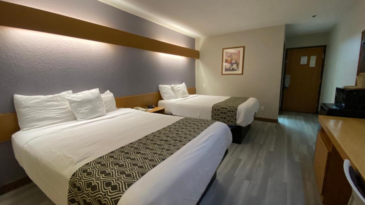 Microtel Inn & Suites By Wyndham Адмор Екстериор снимка