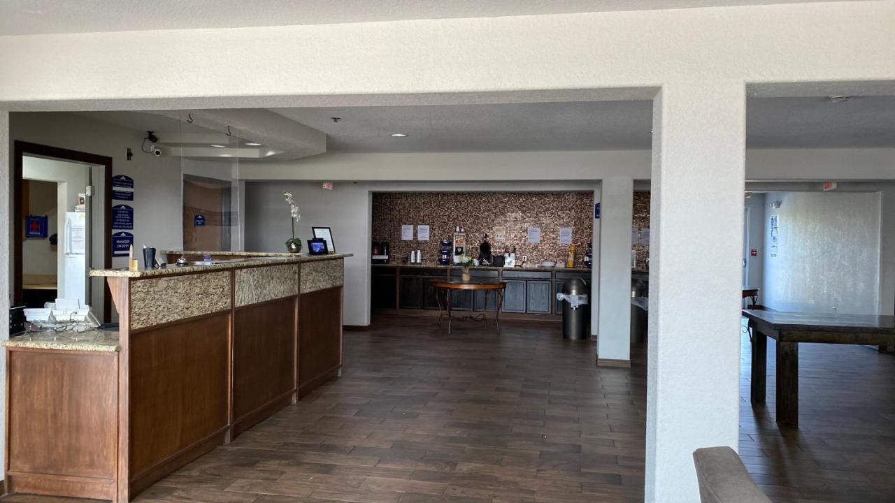 Microtel Inn & Suites By Wyndham Адмор Екстериор снимка