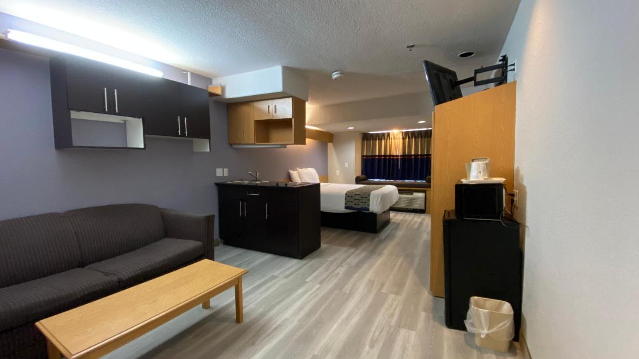 Microtel Inn & Suites By Wyndham Адмор Екстериор снимка