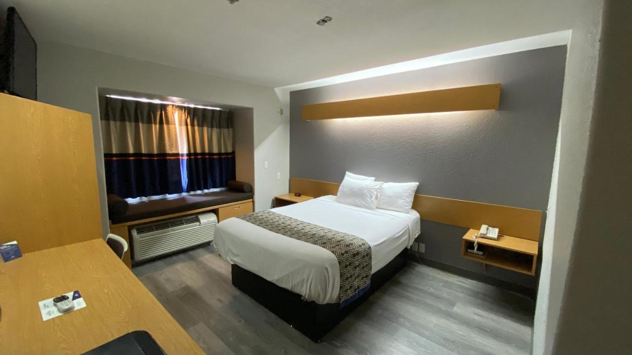Microtel Inn & Suites By Wyndham Адмор Екстериор снимка