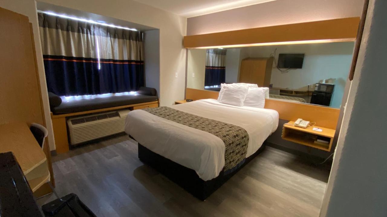 Microtel Inn & Suites By Wyndham Адмор Екстериор снимка