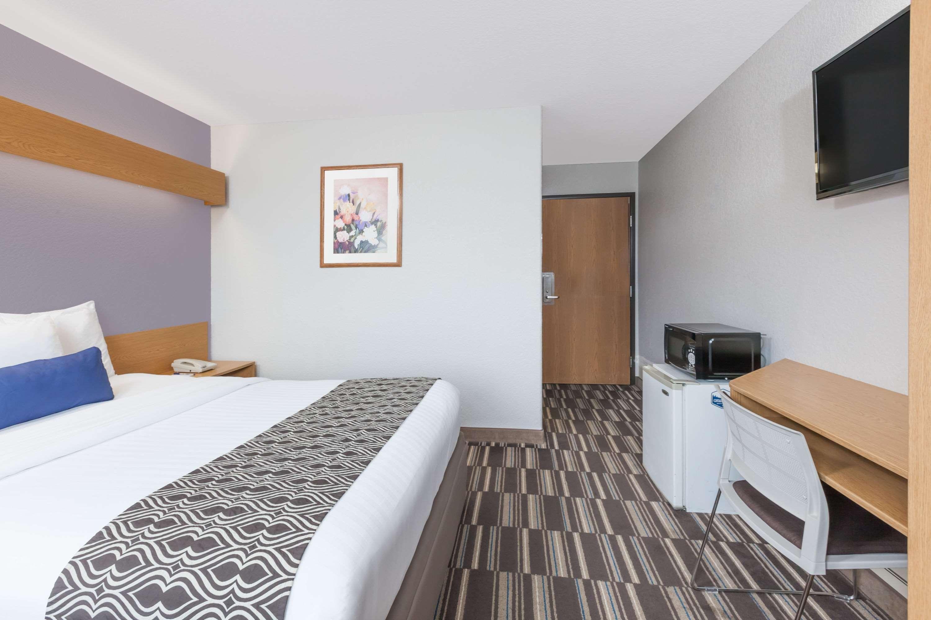 Microtel Inn & Suites By Wyndham Адмор Екстериор снимка