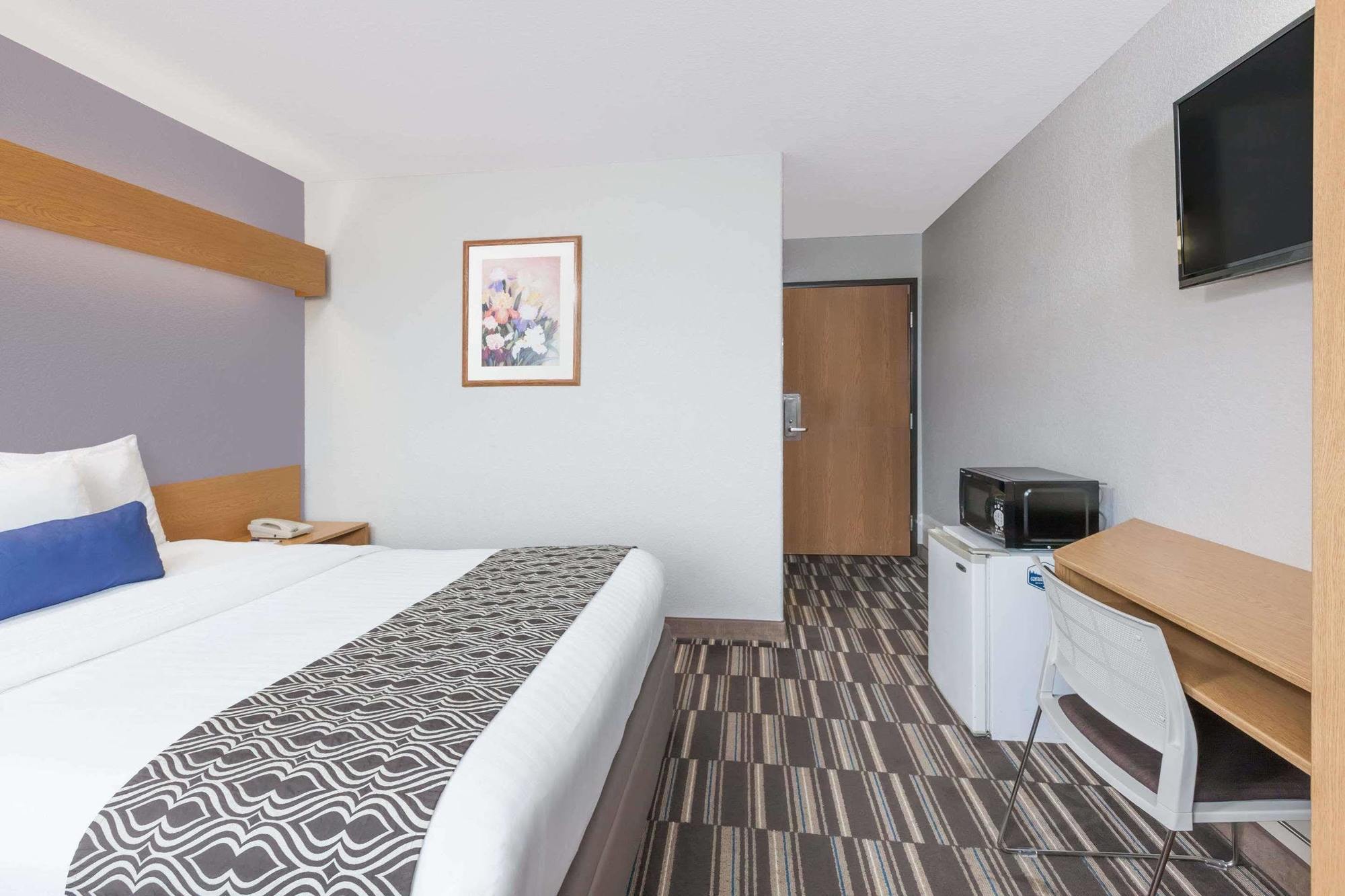 Microtel Inn & Suites By Wyndham Адмор Екстериор снимка